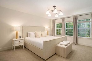 5 bedrooms, desk, iron/ironing board, free WiFi