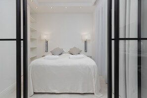1 bedroom, bed sheets - Apartment Łazienki Park by Renters (Warsaw)