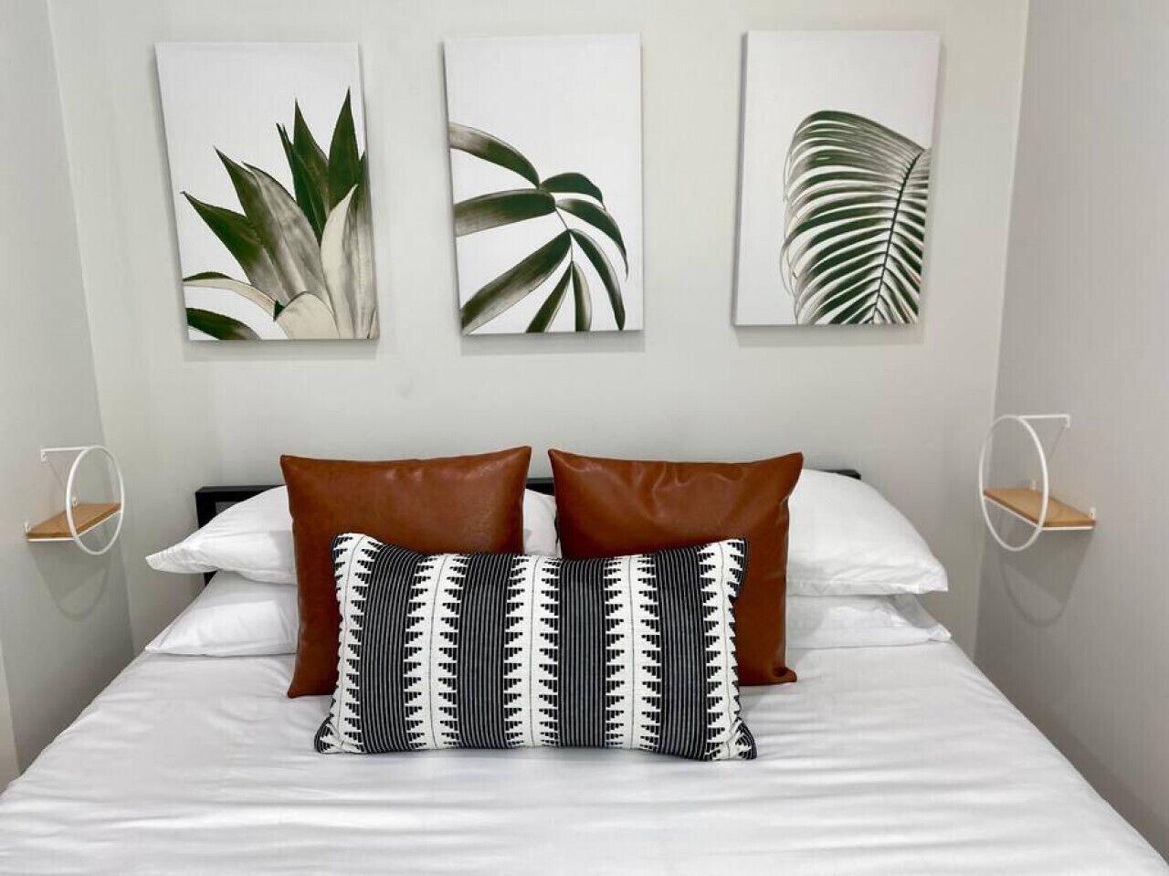 2 bedrooms, desk, iron/ironing board, travel cot