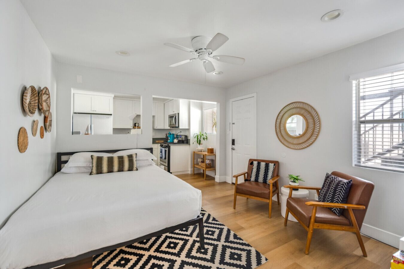 Desk, iron/ironing board, travel cot, free WiFi