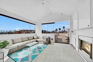 Smart TV, fireplace, video games, ping pong