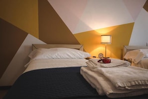 2 bedrooms, iron/ironing board, travel cot, free WiFi