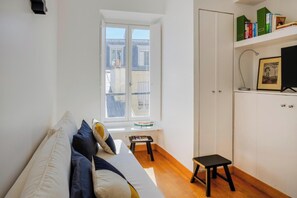 Smart-TV, DVD-Player, Stereoanlage