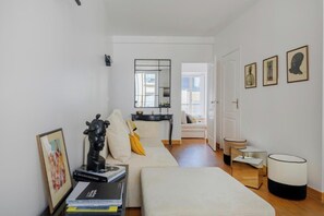 Smart-TV, DVD-spiller og stereoanlegg