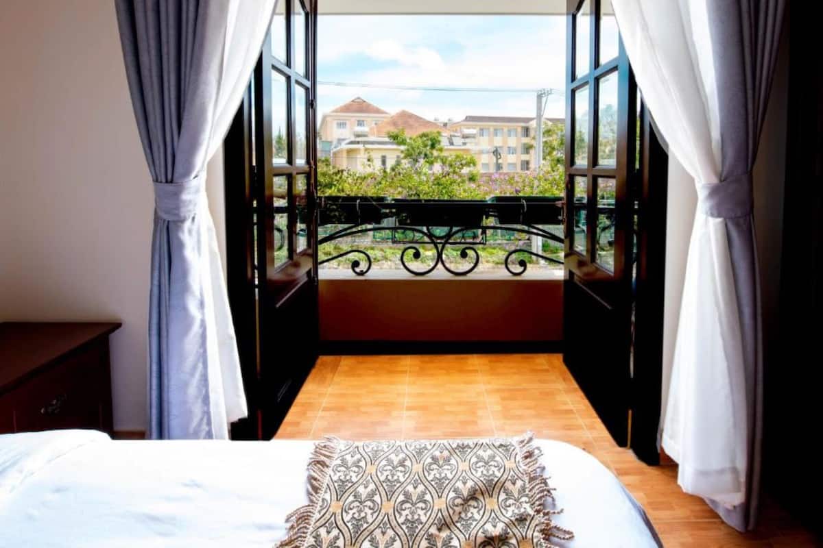 Chambre Supérieure avec lits jumeaux, vue ville | Literie hypoallergénique, minibar, coffres-forts dans les chambres