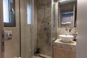 Suite | 1 bedroom - Junior Suite With Veranda Sleeps 2 Adults 2 ch (Kefalonia)