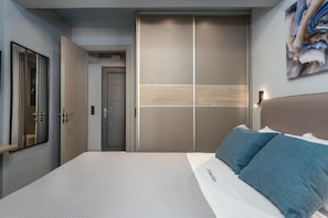 Suite | 1 bedroom - Junior Suite With Veranda Sleeps 2 Adults 2 ch (Kefalonia)