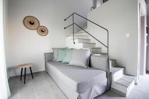 Family Suite | Bathroom | Shower, hair dryer, towels - HERACLEA SUITES (Nea Propontida)