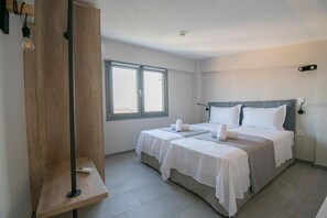 Family Suite | Premium bedding, laptop workspace, blackout drapes, soundproofing - HERACLEA SUITES (Nea Propontida)