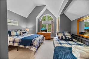 Condo, 2 Bedrooms