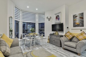 Apartment, 2 Queen-Betten | Wohnbereich