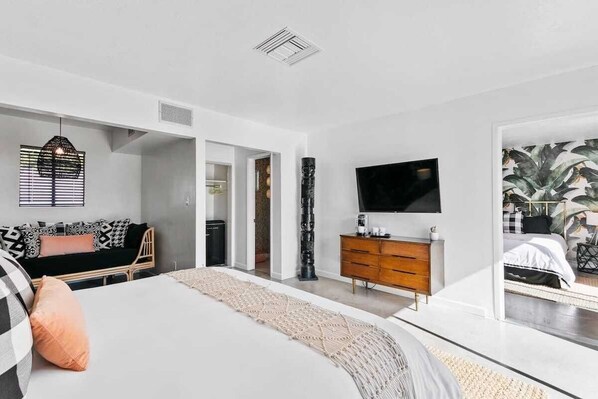 Interior - The Marley Hotel by AvantStay | 20 OCC Full Hotel Buyout in Palm Springs w/ Pool & Hot Tub! (Palm Springs)