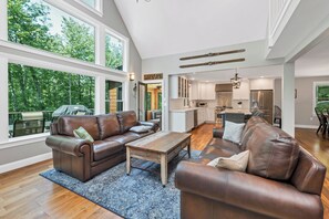 Cheminée, jeux vidéo, table de tennis de table