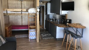 Uklassifisert bilde, 3 av 6, knapp