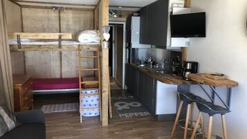 1 bedroom, iron/ironing board