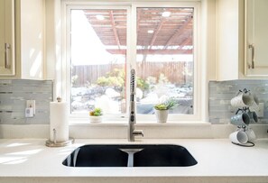 Interior - Bluebird Day - Mountain Escape (Bend)