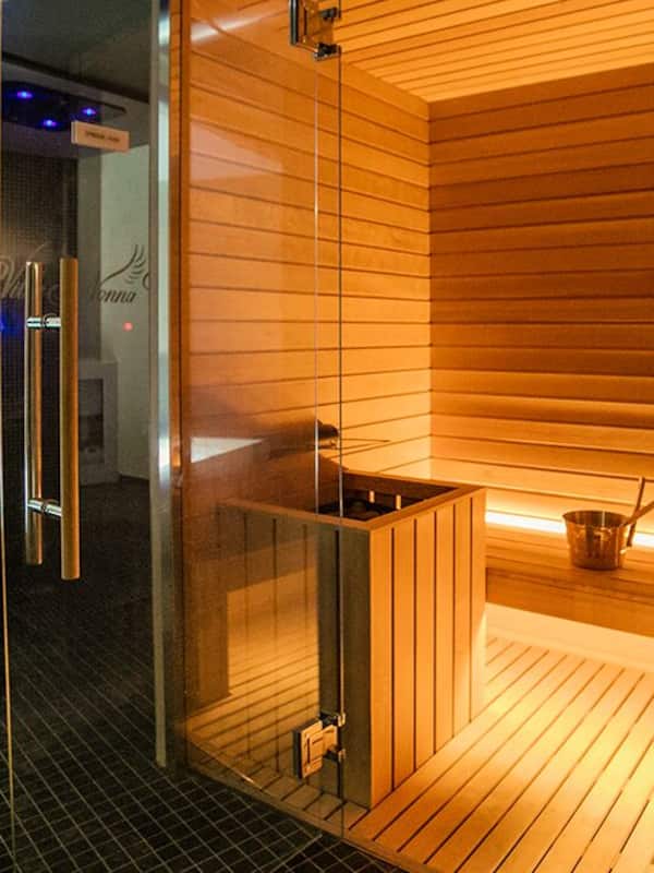 Couples treatment room(s), sauna, hot tub, steam room, body treatments