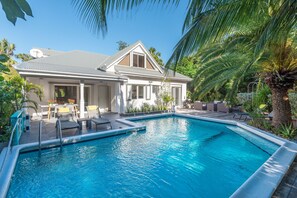 Alberca al aire libre 