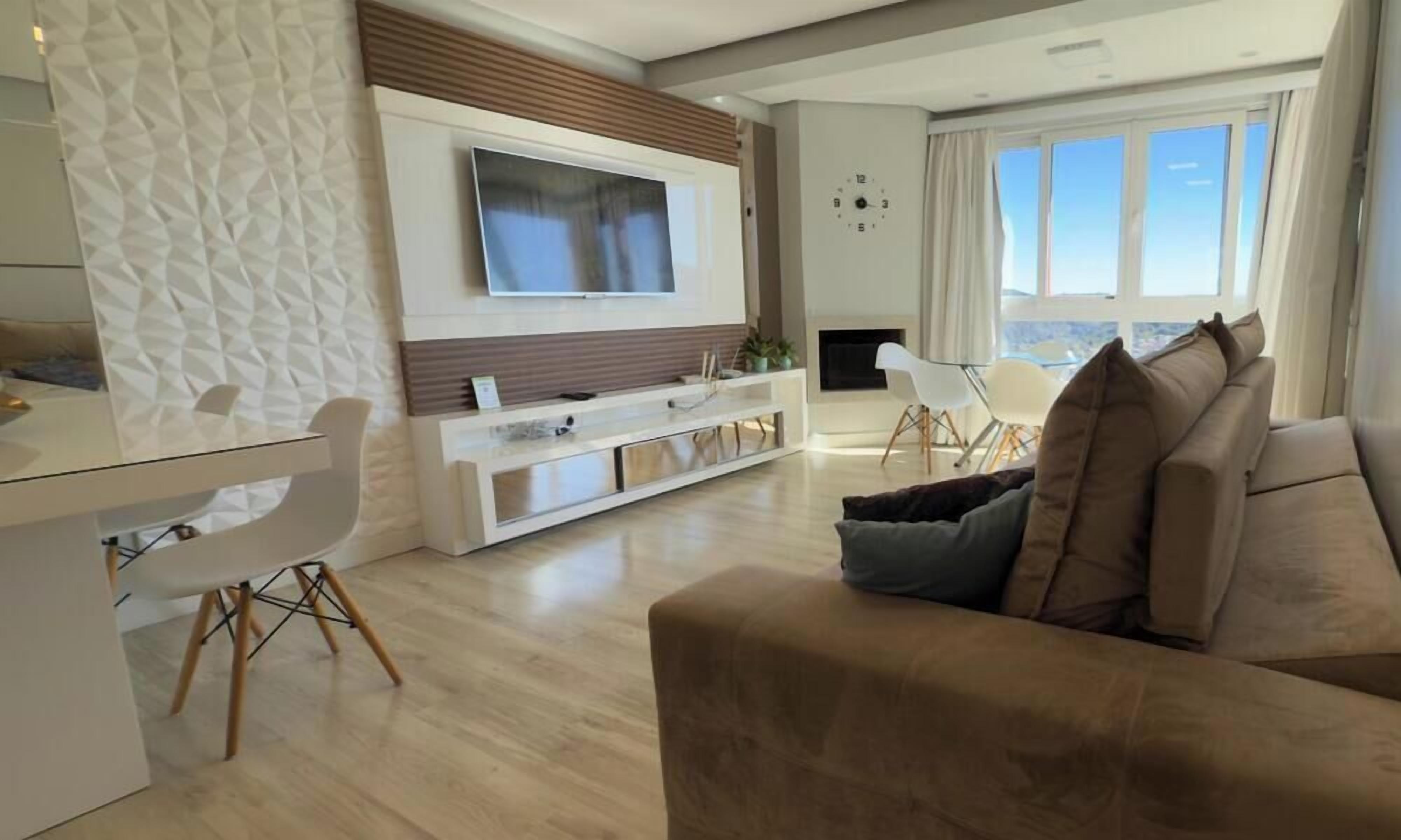 Apartamento | Área de estar | TV 45 polegadas com canais digitais, Netflix, serviços de streaming