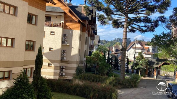 Exclusive Apartment, 1 Bedroom, Mountain View | Exterior