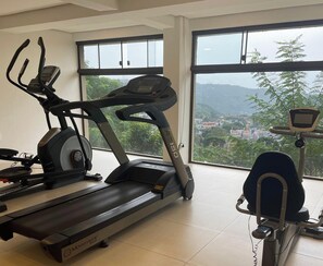 エクスクルーシブ アパートメント 1 ベッドルーム マウンテンビュー | フィットネス設備