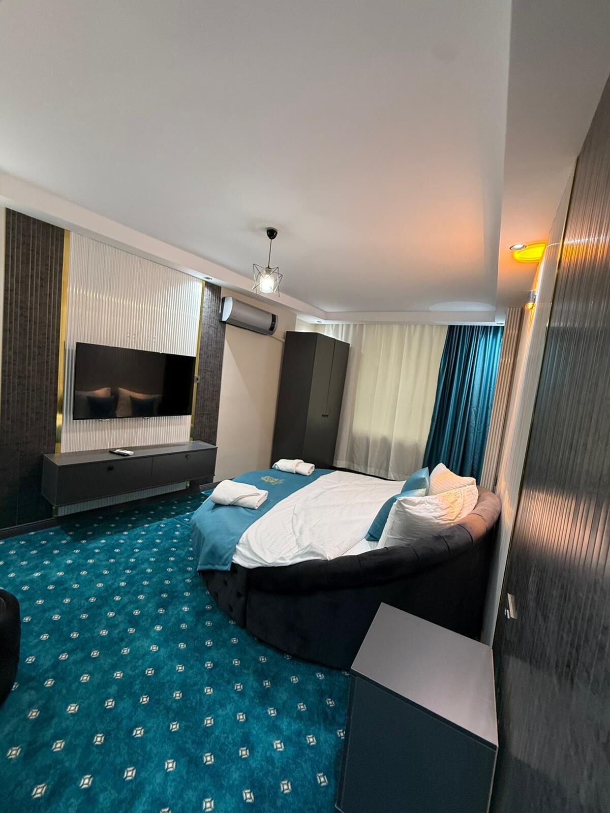 商务客房 | 羽绒被、泰普尔床垫、免费迷你吧物品、特色装修