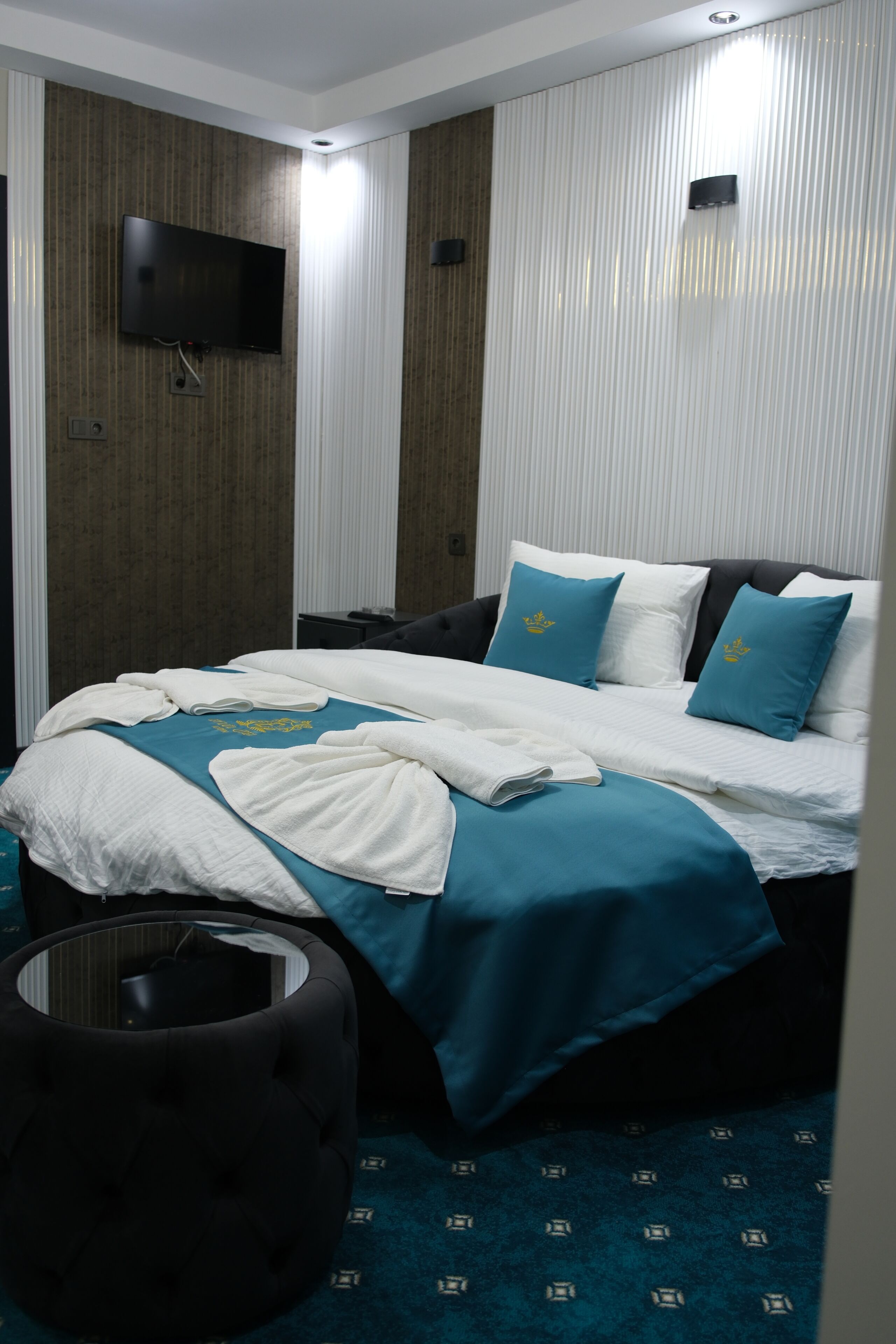 Cubrecamas, colchones Tempur-Pedic y artículos del minibar gratis 