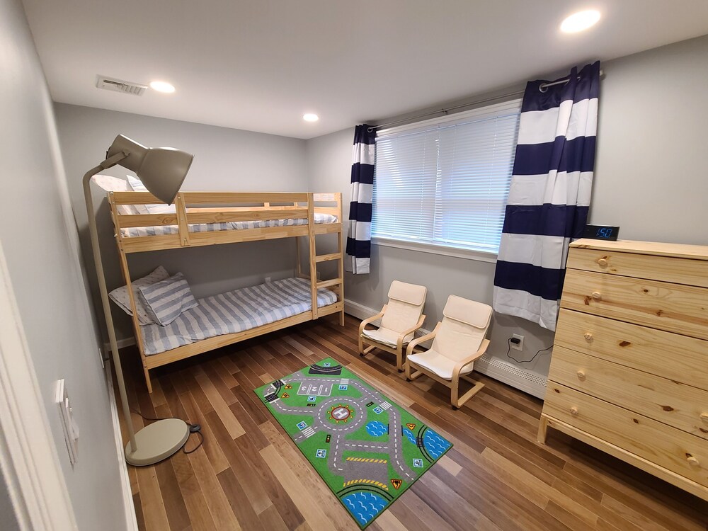 4BR+ Newly renovated home mins to top beaches and vineyards, new heated