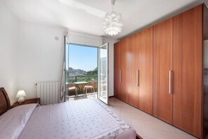 2 bedrooms, free WiFi, bed sheets - Holiday Home "Bagetti" with Sea View, 2 Private Terraces and Wi-Fi (Varazze)