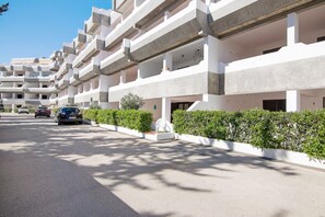 Exterior - Holiday Apartment "Joyce" with Shared Pool, Shared Garden & Wi-Fi (Albufeira)