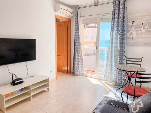 Apartment 'Constance' with Sea View, Wi-Fi and Air Conditioning