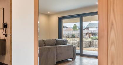 Apartment "Villa Lara Zirbe" with Mountain View, Private Terrace & Wi-Fi