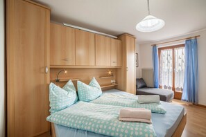 1 bedroom, free WiFi, bed sheets - Farmhouse "Bauernhof Oberkapillhof 1" with Mountain View, Shared Garden & Wi-Fi (Meltina)