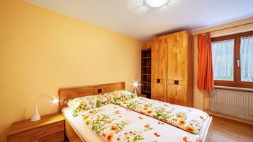 2 bedrooms, free WiFi, bed sheets