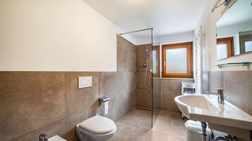 Shower, towels