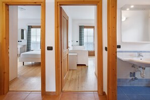 シャワー、タオル