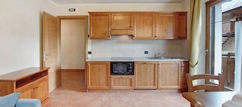 Apartment 'Chalet Anna Rododendro' with Mountain View, Balcony and Wi-Fi