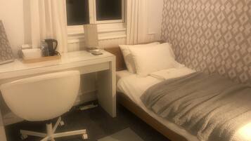 2 bedrooms, iron/ironing board, bed sheets