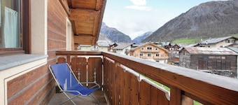 Apartment 'Chalet Anna Botton D'oro' with Mountain View, Balcony and Wi-Fi