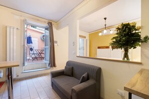 TV - Apartment 'Argentina' with Balcony, Wi-Fi and Air Conditioning (Loano)