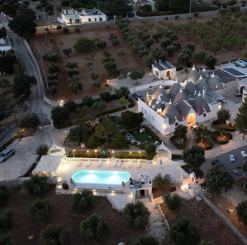 Apartment 'Trullo Suite In Masseria' with Shared Pool, Wi-Fi and Air Conditioning