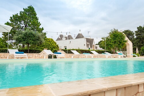 Apartment 'Trullo Suite In Masseria' with Shared Pool, Wi-Fi and Air Conditioning