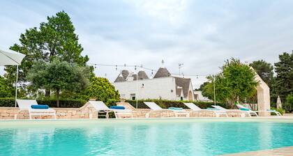 Apartment 'Trullo Suite In Masseria' with Shared Pool, Wi-Fi and Air Conditioning