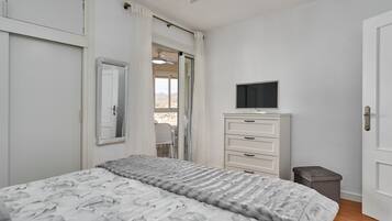 1 chambre, fer et planche Ă repasser, Wi-Fi gratuit, draps fournis