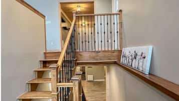 Luxury House | Free WiFi, bed sheets