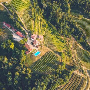 Exterior - Cottage Romantic – Intimate Retreat for Couples in the Langhe – Tenuta MonteOliveto (Vesime)