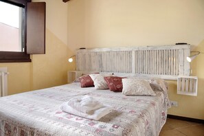 1 bedroom, iron/ironing board, free WiFi, bed sheets - Cottage Relax – Romantic Retreat Amid Vineyards in Alta Langa – Tenuta MonteOliveto (Vesime)
