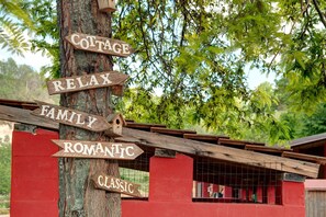 Exterior detail - Cottage Family – Family Getaway Among Alta Langa Vineyards UNESCO – Tenuta MonteOliveto (Vesime)