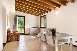 Dining - Cottage Family – Family Getaway Among Alta Langa Vineyards UNESCO – Tenuta MonteOliveto (Vesime)