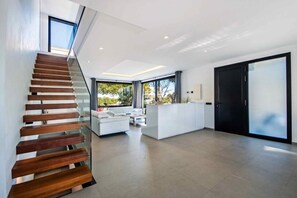 Interior - Villa 'Naturamar' with Private Terrace, Wi-Fi and Air Conditioning (Muro)